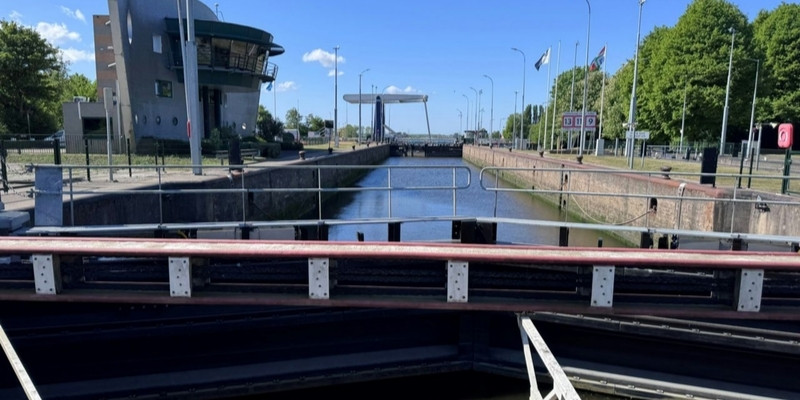 Onderwaterdrones bij Zeesluis Farmsum: een veiliger alternatief voor duiken